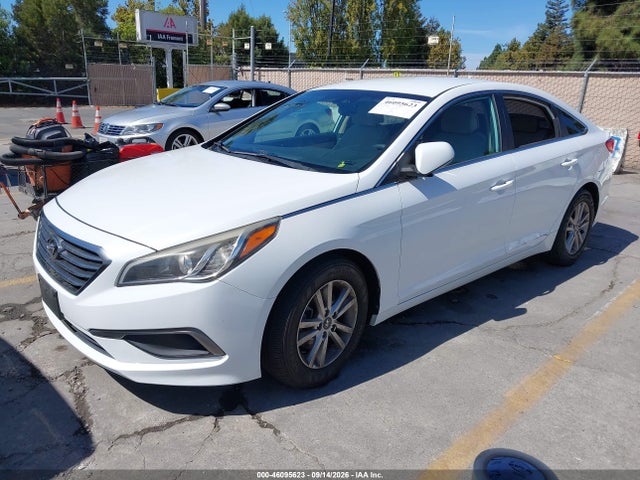 Hyundai SONATA SE 2016 5NPE24AF4GH314001 Image 2