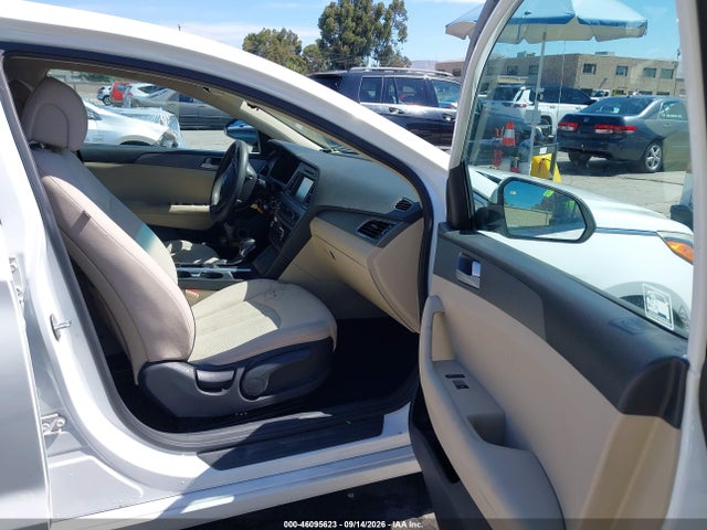 Hyundai SONATA SE 2016 5NPE24AF4GH314001 Image 5