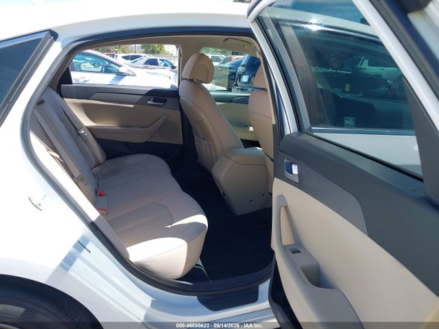 Hyundai SONATA SE 2016 5NPE24AF4GH314001 Image 8
