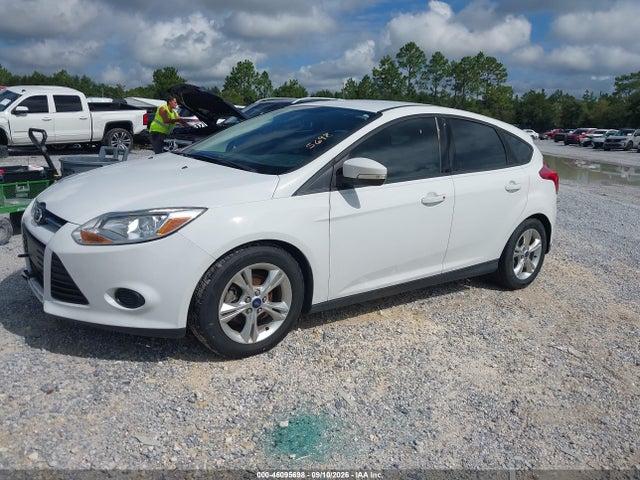 Ford FOCUS SE 2014 1FADP3K21EL132144 Image 2