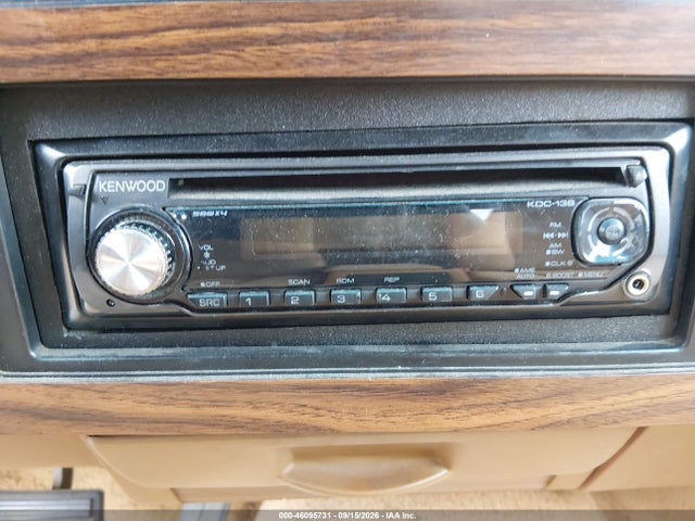 46095731 :رقم المزاد ، 1B7GL23X9NS690661 vin ، 1992 Dodge Dakota مزاد بيع
