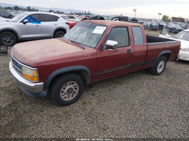 46095731 :رقم المزاد ، 1B7GL23X9NS690661 vin ، 1992 Dodge Dakota مزاد بيع