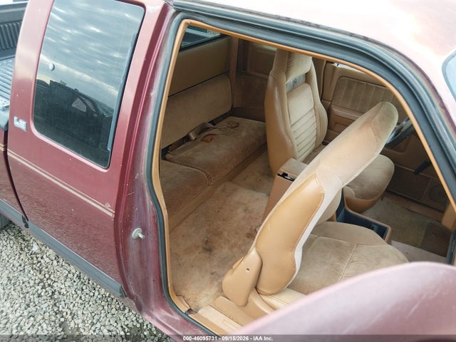 46095731 :رقم المزاد ، 1B7GL23X9NS690661 vin ، 1992 Dodge Dakota مزاد بيع