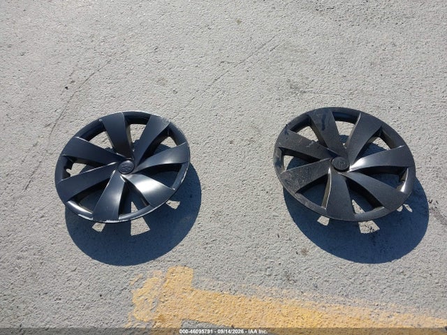 Продаж на аукціоні авто 2023 Tesla Model Y Awd/long Range Dual Motor All-wheel Drive, vin: 7SAYGDEE2PF745017, номер лоту: 46095791