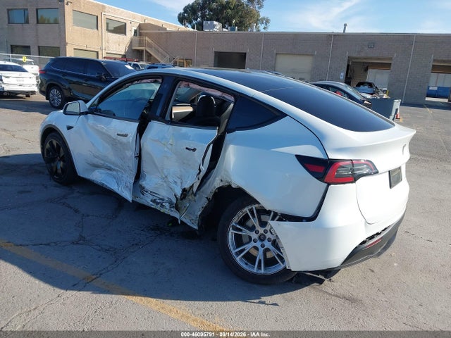 Продаж на аукціоні авто 2023 Tesla Model Y Awd/long Range Dual Motor All-wheel Drive, vin: 7SAYGDEE2PF745017, номер лоту: 46095791