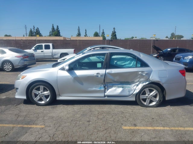 2014 Toyota Camry Se მანქანა იყიდება აუქციონზე, vin: 4T1BF1FKXEU784821, აუქციონის ნომერი: 46095860