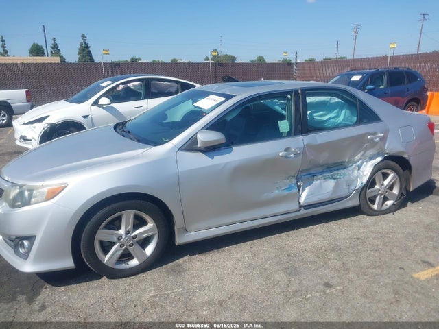 2014 Toyota Camry Se მანქანა იყიდება აუქციონზე, vin: 4T1BF1FKXEU784821, აუქციონის ნომერი: 46095860