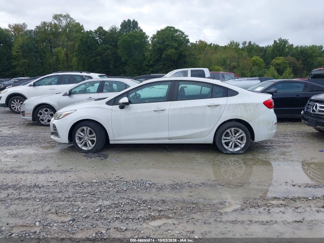 Продажа на аукционе авто 2019 Chevrolet Cruze Ls, vin: 1G1BC5SM8K7152804, номер лота: 46095874