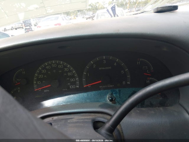 46095891 :رقم المزاد ، 1FMEU16W51LA97588 vin ، 2001 Ford Expedition Xlt مزاد بيع