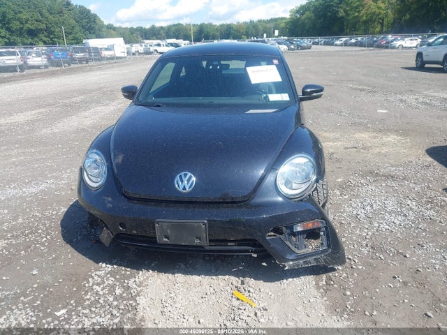 46096125 :رقم المزاد ، 3VWFD7AT7JM712307 vin ، 2018 Volkswagen Beetle 2.0t Coast/2.0t S مزاد بيع