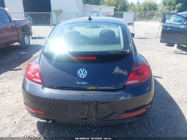 46096125 :رقم المزاد ، 3VWFD7AT7JM712307 vin ، 2018 Volkswagen Beetle 2.0t Coast/2.0t S مزاد بيع