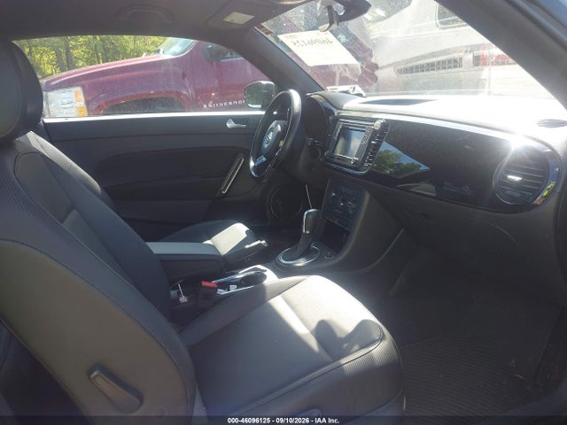 46096125 :رقم المزاد ، 3VWFD7AT7JM712307 vin ، 2018 Volkswagen Beetle 2.0t Coast/2.0t S مزاد بيع