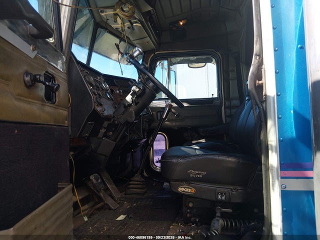 46096199 :رقم المزاد ، 1XP5DB9X7XN479843 vin ، 1999 Peterbilt 379 مزاد بيع