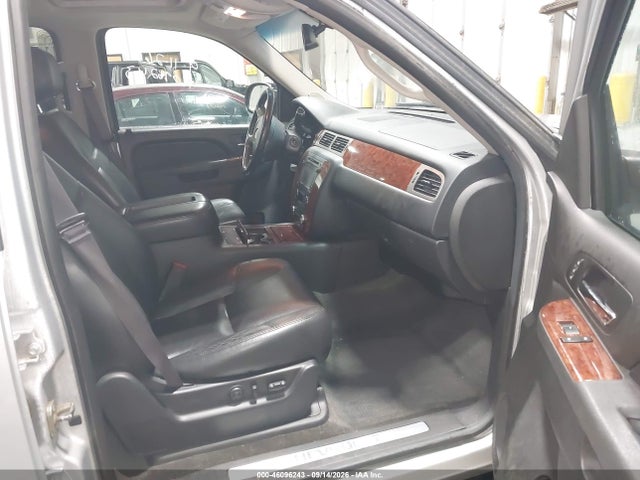 46096243 :رقم المزاد ، 1GNSKKE71ER163335 vin ، 2014 Chevrolet Suburban Ltz مزاد بيع