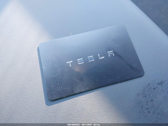 7SAYGDED8TF696083 Tesla Model Y Premium Rear-wheel Drive/rear-wheel Drive