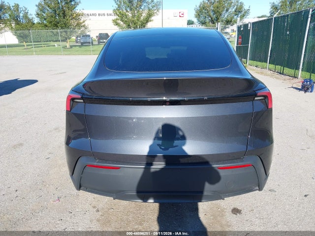 7SAYGDED8TF696083 Tesla Model Y Premium Rear-wheel Drive/rear-wheel Drive