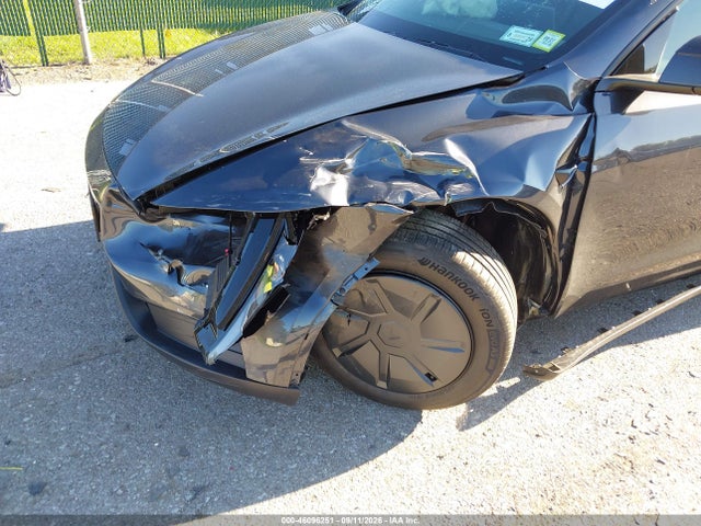 7SAYGDED8TF696083 Tesla Model Y Premium Rear-wheel Drive/rear-wheel Drive