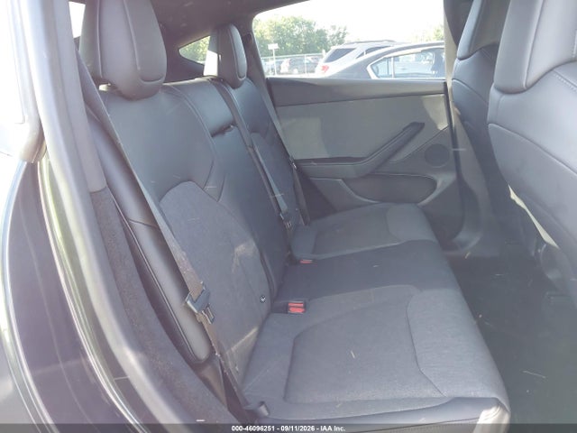 7SAYGDED8TF696083 Tesla Model Y Premium Rear-wheel Drive/rear-wheel Drive