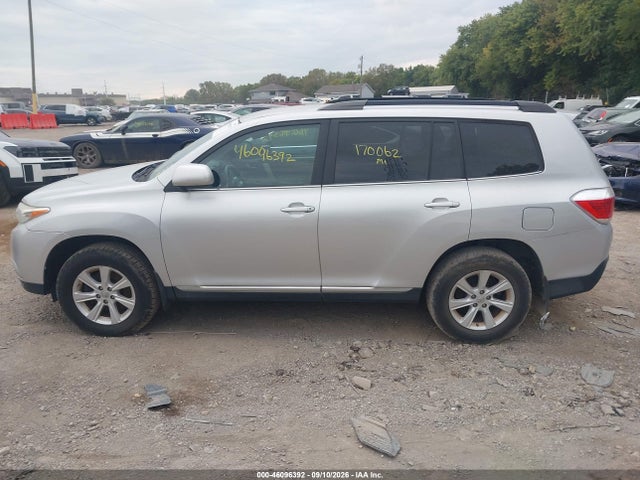 Продажа на аукционе авто 2012 Toyota Highlander Base V6, vin: 5TDBK3EH5CS140002, номер лота: 46096392