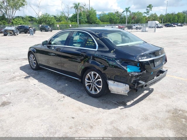 2017 Mercedes-benz C 300 მანქანა იყიდება აუქციონზე, vin: 55SWF4JBXHU197562, აუქციონის ნომერი: 46096413