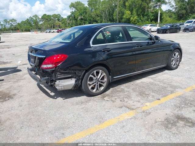 2017 Mercedes-benz C 300 მანქანა იყიდება აუქციონზე, vin: 55SWF4JBXHU197562, აუქციონის ნომერი: 46096413