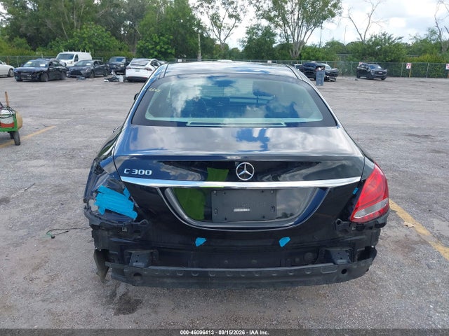2017 Mercedes-benz C 300 მანქანა იყიდება აუქციონზე, vin: 55SWF4JBXHU197562, აუქციონის ნომერი: 46096413