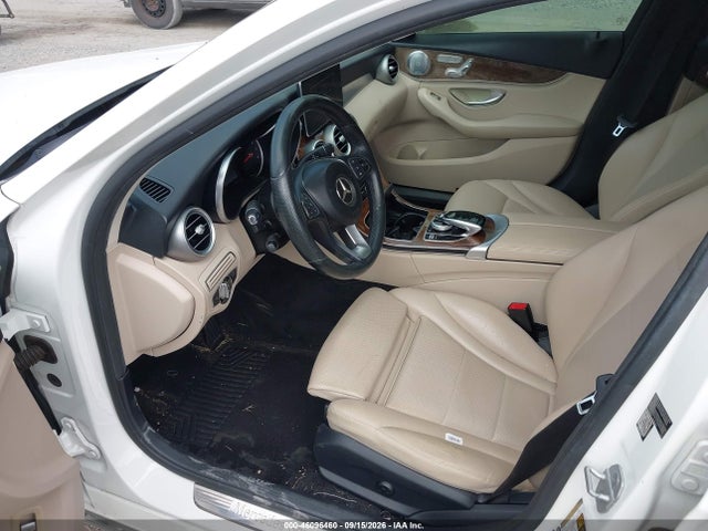 46096460 :رقم المزاد ، 55SWF4KB2FU002100 vin ، 2015 Mercedes-benz C 300 4matic مزاد بيع