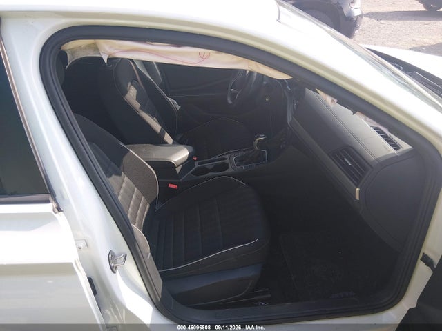 2024 Volkswagen Jetta 1.5t Sport მანქანა იყიდება აუქციონზე, vin: 3VWBM7BU2RM036642, აუქციონის ნომერი: 46096508