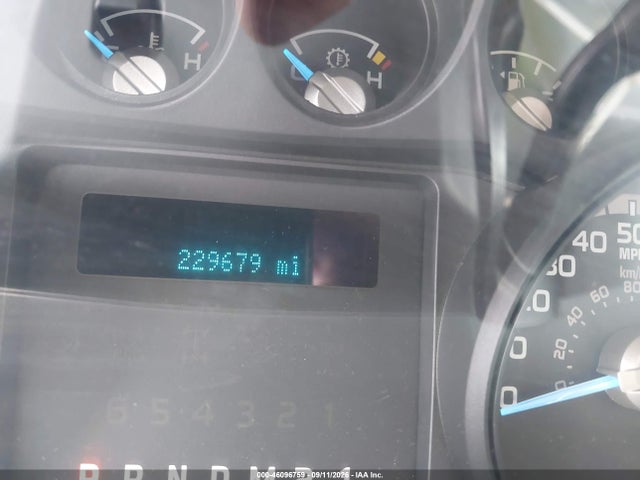 46096759 :رقم المزاد ، 1FT7W2A66FEC81566 vin ، 2015 Ford F-250 Xl مزاد بيع