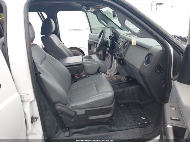 46096759 :رقم المزاد ، 1FT7W2A66FEC81566 vin ، 2015 Ford F-250 Xl مزاد بيع