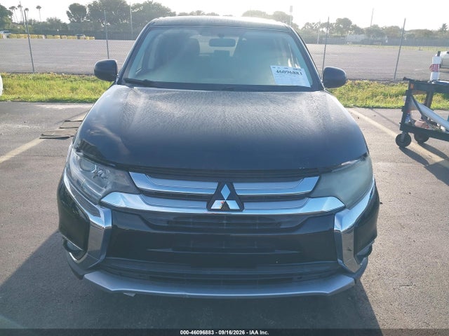 46096883 :رقم المزاد ، JA4AD2A31HZ016660 vin ، 2017 Mitsubishi Outlander Es مزاد بيع