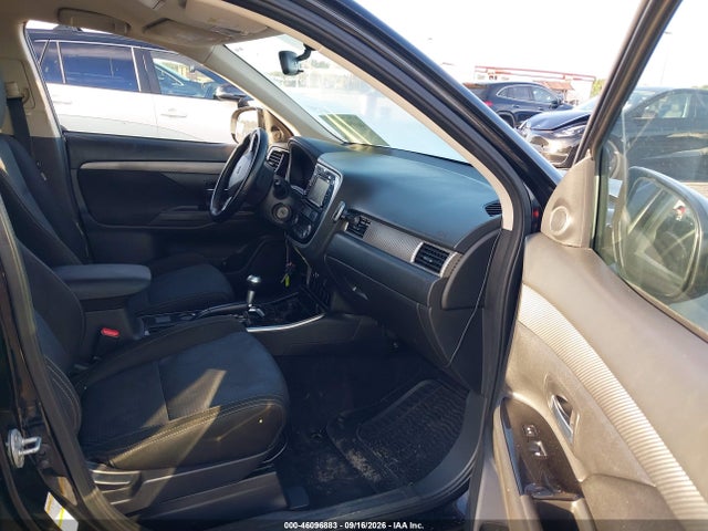 46096883 :رقم المزاد ، JA4AD2A31HZ016660 vin ، 2017 Mitsubishi Outlander Es مزاد بيع