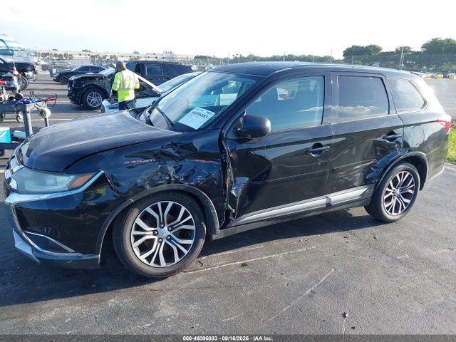 46096883 :رقم المزاد ، JA4AD2A31HZ016660 vin ، 2017 Mitsubishi Outlander Es مزاد بيع