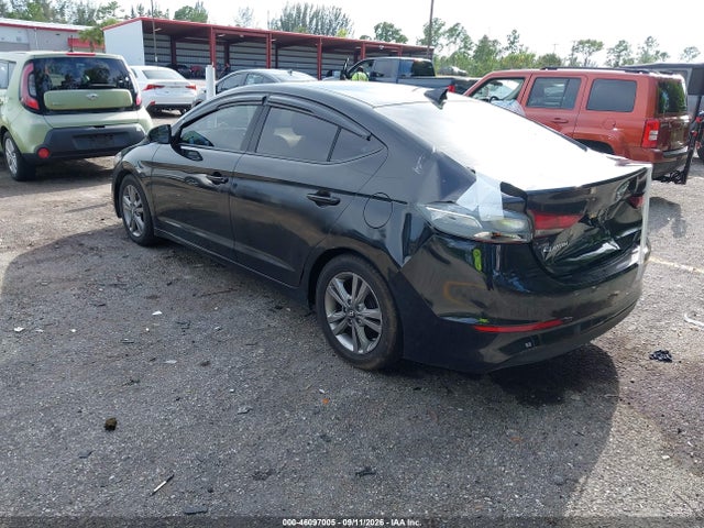 2017 Hyundai Elantra Se მანქანა იყიდება აუქციონზე, vin: KMHD84LF5HU201300, აუქციონის ნომერი: 46097005