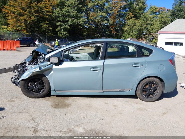2015 Toyota Prius Four მანქანა იყიდება აუქციონზე, vin: JTDKN3DU1F1928721, აუქციონის ნომერი: 46097068