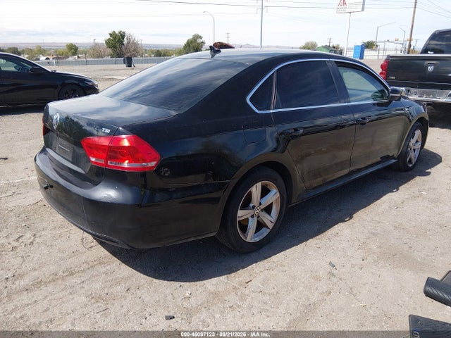 1VWAT7A34EC030151 Volkswagen Passat 1.8t Wolfsburg Edition