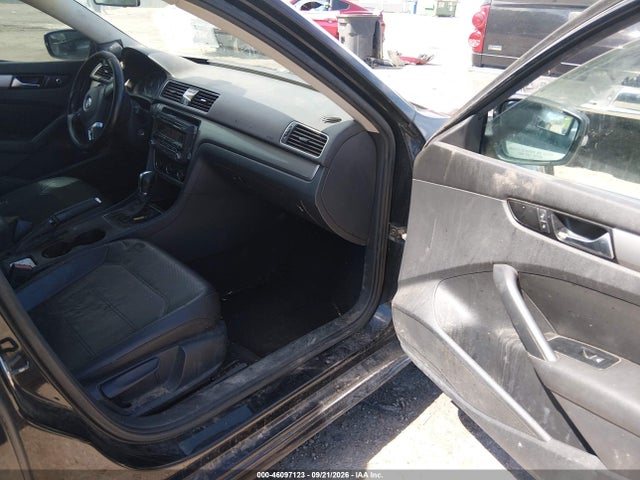 1VWAT7A34EC030151 Volkswagen Passat 1.8t Wolfsburg Edition