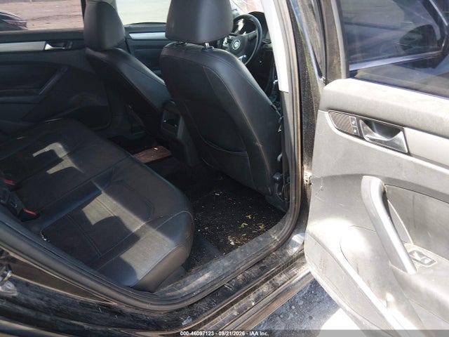 1VWAT7A34EC030151 Volkswagen Passat 1.8t Wolfsburg Edition