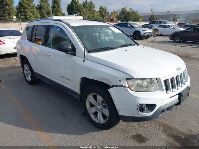 46097210 :رقم المزاد ، 1C4NJDBB1CD675216 vin ، 2012 Jeep Compass Sport مزاد بيع