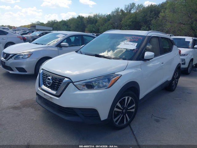 Nissan KICKS SV 2018 3N1CP5CU0JL503460 Image 2