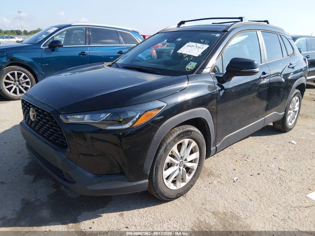 46097363 :رقم المزاد ، 7MUCAAAG9NV004411 vin ، 2022 Toyota Corolla Cross Le مزاد بيع