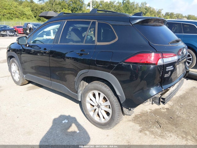 46097363 :رقم المزاد ، 7MUCAAAG9NV004411 vin ، 2022 Toyota Corolla Cross Le مزاد بيع