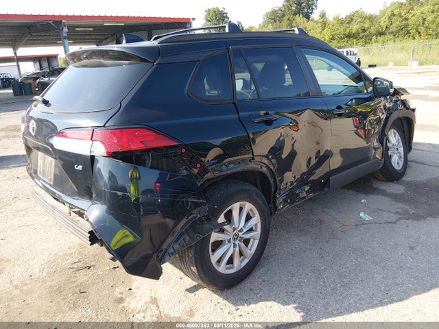 46097363 :رقم المزاد ، 7MUCAAAG9NV004411 vin ، 2022 Toyota Corolla Cross Le مزاد بيع