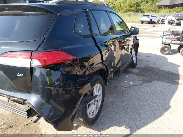 46097363 :رقم المزاد ، 7MUCAAAG9NV004411 vin ، 2022 Toyota Corolla Cross Le مزاد بيع
