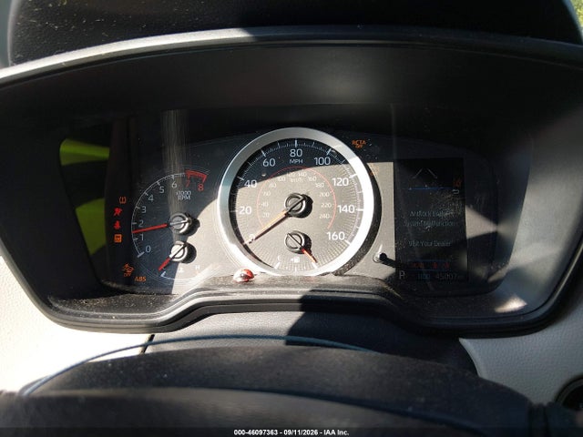 46097363 :رقم المزاد ، 7MUCAAAG9NV004411 vin ، 2022 Toyota Corolla Cross Le مزاد بيع