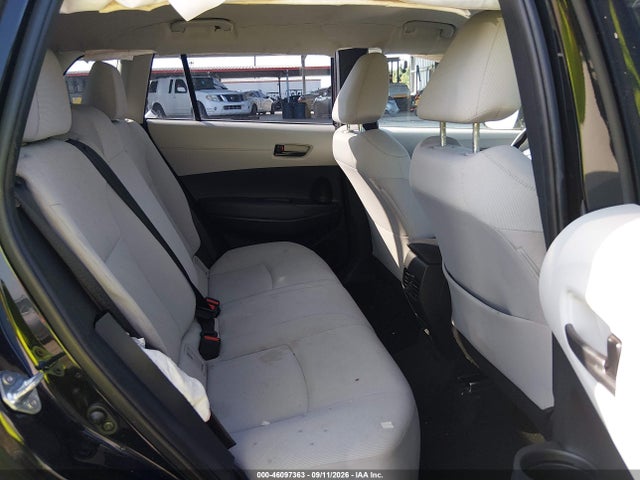 46097363 :رقم المزاد ، 7MUCAAAG9NV004411 vin ، 2022 Toyota Corolla Cross Le مزاد بيع