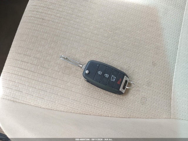KIA SEDONA LX 2016 KNDMB5C14G6124955 Image 11