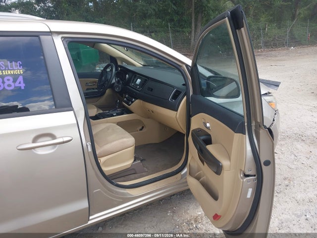 KIA SEDONA LX 2016 KNDMB5C14G6124955 Image 5