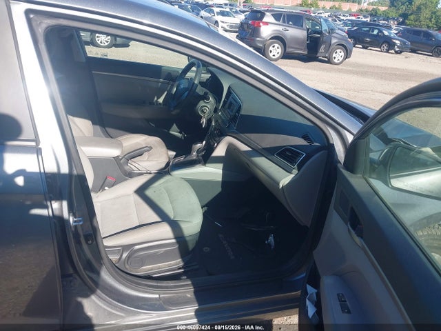Hyundai ELANTRA SE 2017 KMHD74LF9HU154601 Image 5