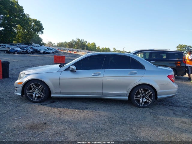 2012 Mercedes-benz C 300 Sport 4matic მანქანა იყიდება აუქციონზე, vin: WDDGF8BB4CR202226, აუქციონის ნომერი: 46097481